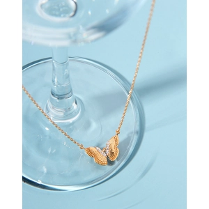 Collier minimaliste en argent sterling S925 avec pendentif papillon doré et zircon