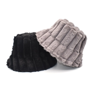 Chapeau bob d'hiver en fausse fourrure à rayures, texture pelucheuse noire et grise