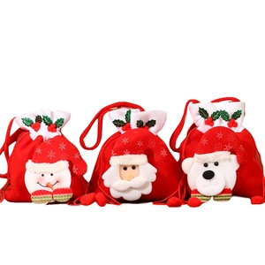 Drei Weihnachts-Kordelzug-Geschenkbeutel mit Schneemann-, Weihnachtsmann- und Eisbär-Motiven
