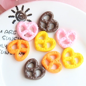 Simulation Heart Shaped Pretzel Resin Charms For DIY Phone Case Jewelry Making Craft Cute Food Themed Flatback Decor