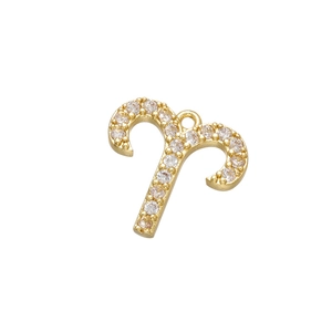 Detalle del colgante de Aries con circonitas cúbicas y chapado en oro real sobre cobre
