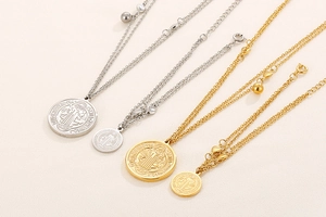 Médailles de Saint Benoît en or et argent comme colliers et bracelets à double couche