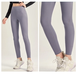 Détail du legging de yoga taille haute lavande avec perforations laser respirantes