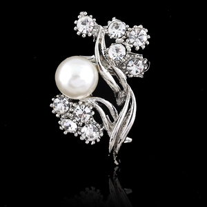 Elegant silver flower brooch with large white pearl and sparkling rhinestones for women