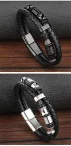 Détail d'un bracelet multicouche en cuir tressé pour homme avec fermoir magnétique