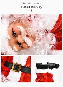 Dettaglio di Babbo Natale elettrico con abito di velluto rosso e fibbia dorata