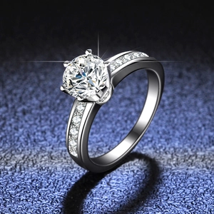 Bague Couronne à Six Griffes en Argent Sterling 925 avec Moissanite pour Femme Mode Strass Incrusté Bijoux Taille Fixe