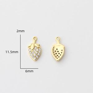 Exquisite 18k gold strawberry pendant with micro-pave white zircon stones for jewelry DIY