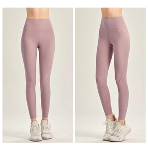 Détail du pantalon de yoga taille haute avec perforations laser pour la respirabilité
