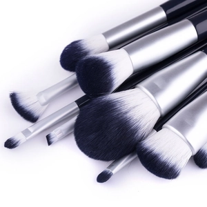 Set professionale di 10 pennelli trucco con setole sintetiche blu-bianche e manici lucidi