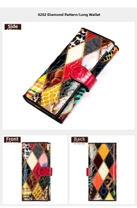 Trois angles d'un portefeuille long pour femme avec motif losange coloré et serpent