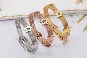 Dettagli dei bracciali a maglia regolabili in acciaio inox con ciondoli a stella