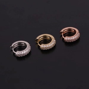 Set di tre orecchini a cerchio con zirconi in finiture argento, oro e oro rosa lucido