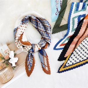 Women Pleated Square Scarf French Retro Geometric Polka Dot Print Polyester Satin Like Neck Scarf For Bag Decoration Hair Band