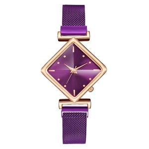 Montre Bracelet Quartz Pour Femmes Cadran Losange Boîtier Alliage Or Rose Bracelet Maille Milanaise Boucle Magnétique