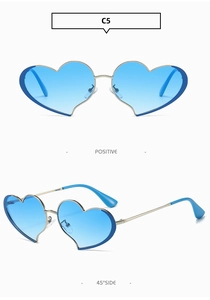 Détails des lunettes de soleil en forme de cœur avec verres dégradés bleus et monture or