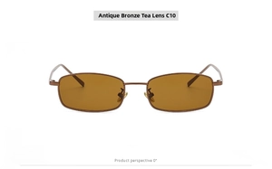 Vista frontal de gafas de sol rectangulares retro con montura de metal bronce y lentes