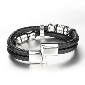 Bracelet multicouche en cuir tressé pour homme avec fermoir décoratif en acier inoxydable