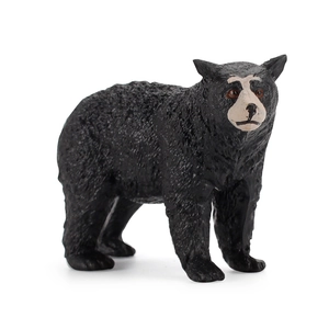 Statuetta realistica di orso nero con texture dettagliata della pelliccia su sfondo bianco