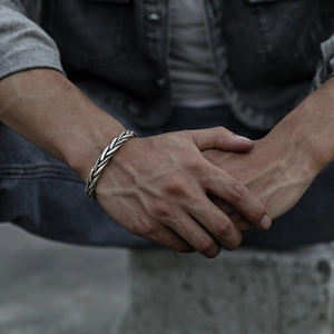 Vintage Silber geflochtenes Armband für Damen und Herren im Retro Hip-Hop Stil Design