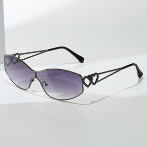 Lunettes de Soleil Femme Mode Œil de Chat Intégrées Double Cœur Monture Métal Y2K UV400 Tendance Voyage