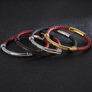Bracelet en cuir tressé pour homme avec charms chiffres romains en acier inoxydable