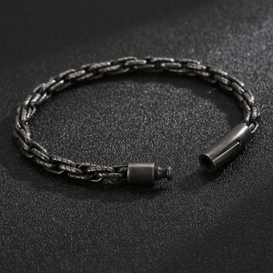 Herren-Armband aus Titanstahl im Vintage-Stil mit geflochtener Kette und Steckverschluss