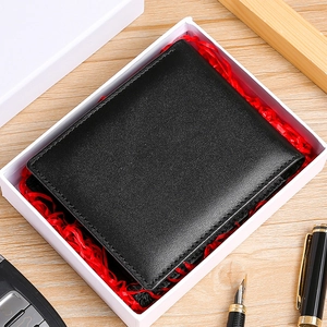 Men's trifold genuine leather wallet with lychee texture in a red raffia gift box