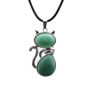 Collier avec pendentif chat en acier inoxydable et pierres vertes sur cordon noir