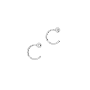 Pendientes de aro minimalistas en plata de ley 925 con pequeño detalle de bola