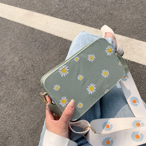 Daisy Print Mini Square Crossbody Bag For Women Fresh PU Leather Small Shoulder Bag With Wide Strap