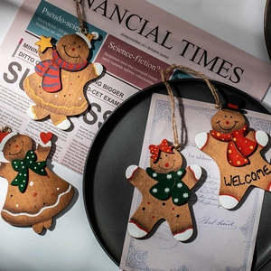 Wooden Gingerbread Man Christmas Tree Ornaments Hand Painted Festive Hanging Decorations Rustic Style Home Decor