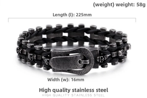 Detail view of woven leather skull bracelet with 58g weight and 225mm length specs