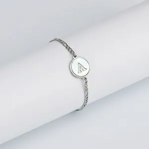 Bracelet Chaîne Figaro Acier Inoxydable Rond Nacre Pendentif Lettre Initiale Bijoux Minimalistes Femme