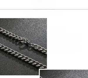 Detailed view of durable 316L stainless steel Cuban chain with polished metal links