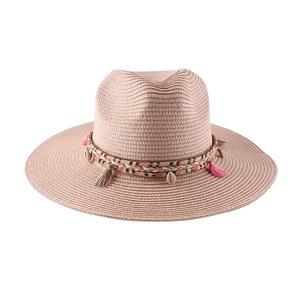 Cappello di paglia rosa bohémien con nappe colorate e conchiglie per vacanze al mare