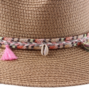 Cappello di paglia con conchiglia e nappa per vacanze al mare e protezione solare all'aperto