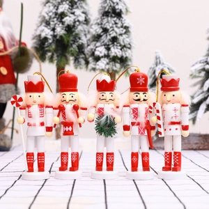 Set di cinque soldati schiaccianoci in legno rosso e bianco per decorazioni natalizie