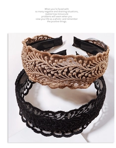 Detail of two-piece set featuring khaki embroidered and black lace non-slip wide headbands