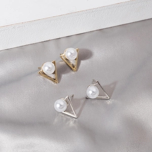 Triangle Artificial Pearl Stud Earrings Alloy Geometric Minimalist Elegant Korean Style Jewelry For Women Lightweight Luxury Accessary