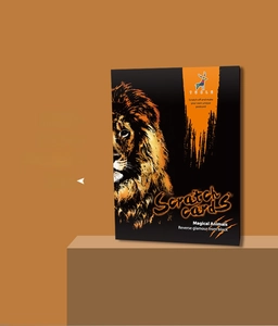 Détail de cartes à gratter colorées d'animaux avec des motifs de lion, tigre, léopard et loup
