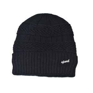 Détails du tricot et logo sport sur un bonnet d'hiver noir avec bordure repliée
