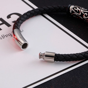 Schwarzes 6mm Lederarmband geflochten mit silbernem Hohlmuster und Magnetverschluss