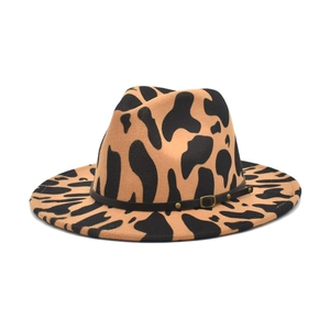 Chapeau fedora en laine imprimé vache à large bord et ruban en cuir noir élégant