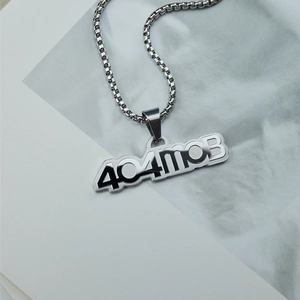 Collier chaîne box en acier inoxydable argenté avec pendentif logo 404MOB mixte