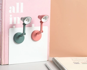 Mini lampes de lecture LED rétro roses et vertes avec clips réglables pour la nuit