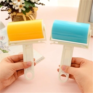Washable lint roller set for clothes and carpets with blue and yellow handles