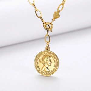 Stainless Steel Coin Pendant Necklace Vintage Elizabeth II Queen Portrait Link Chain With Heart Charm For Women Retro Style Jewelry