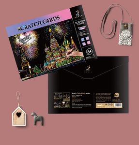 Detailansicht der Firework City Kratzbilder-Set Verpackung mit 4 A4-Blättern und Holzstift
