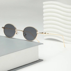 Retro Oval Small Frame Metal Sunglasses UV400 Protection Vintage Trendy Street Wear Eyewear For Men Women
